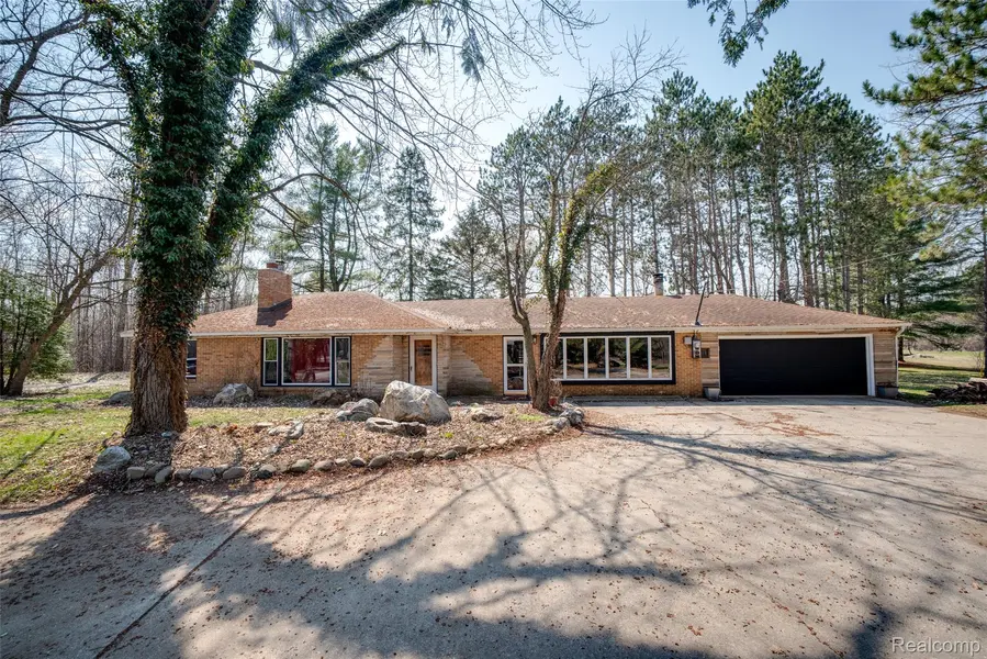 8780 Dixie HWY, Birch Run Township, MI 48415