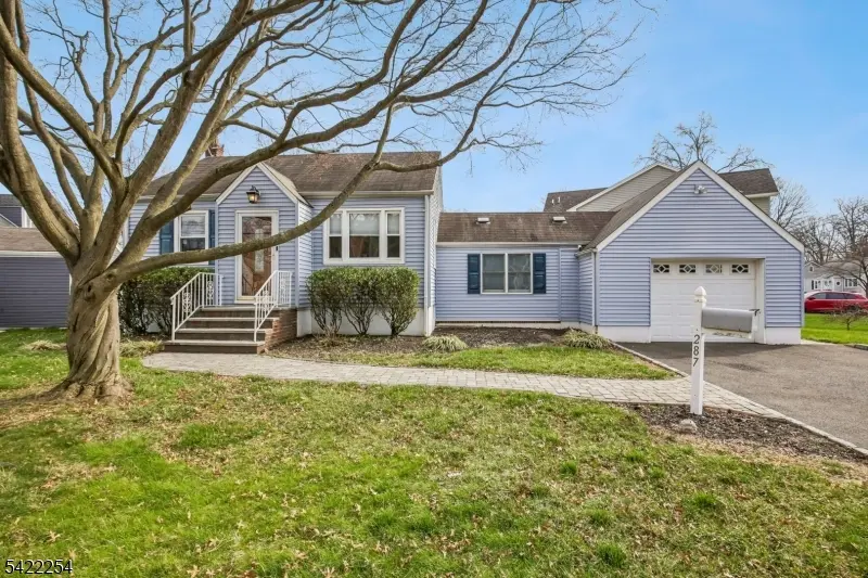287 Roosevelt Ln, Kenilworth Boro, NJ 07033