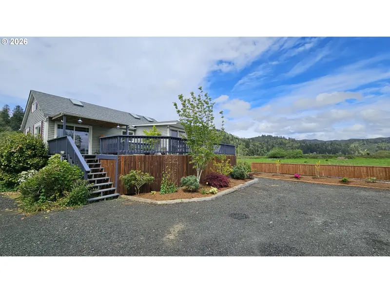 64181 WATSONVILLE RD, Coos Bay, OR 97420
