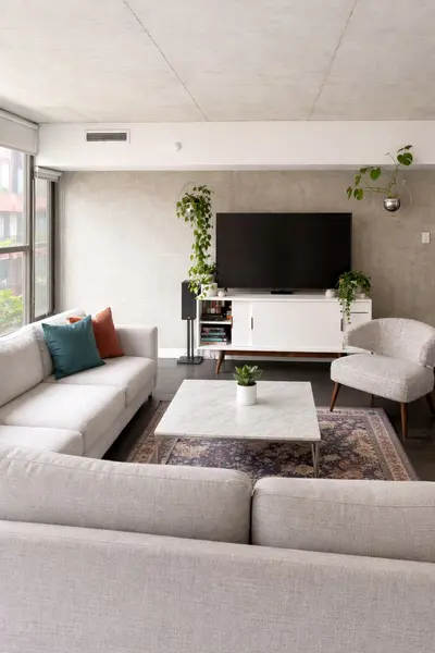 25 Oxley ST #310, Toronto C01, ON M5V 2J5