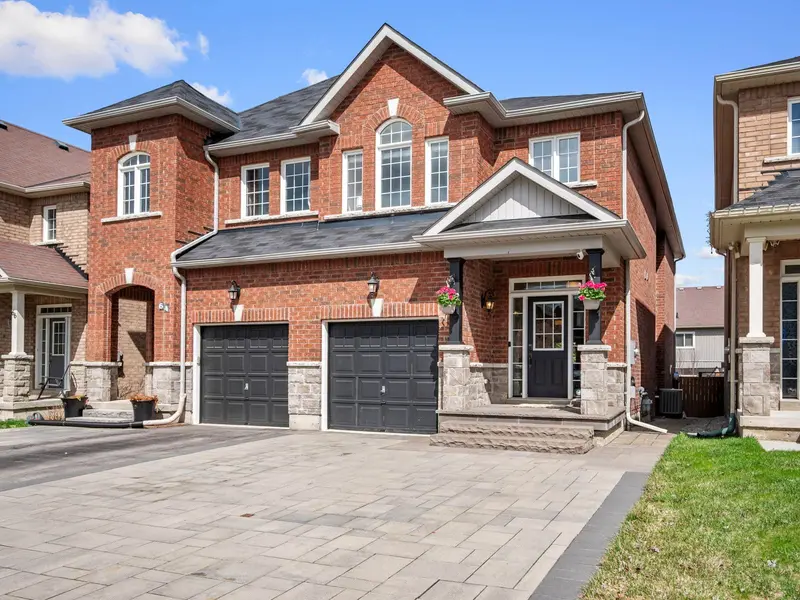 62 Donald Stewart CRES, East Gwillimbury, ON L0G 1M0