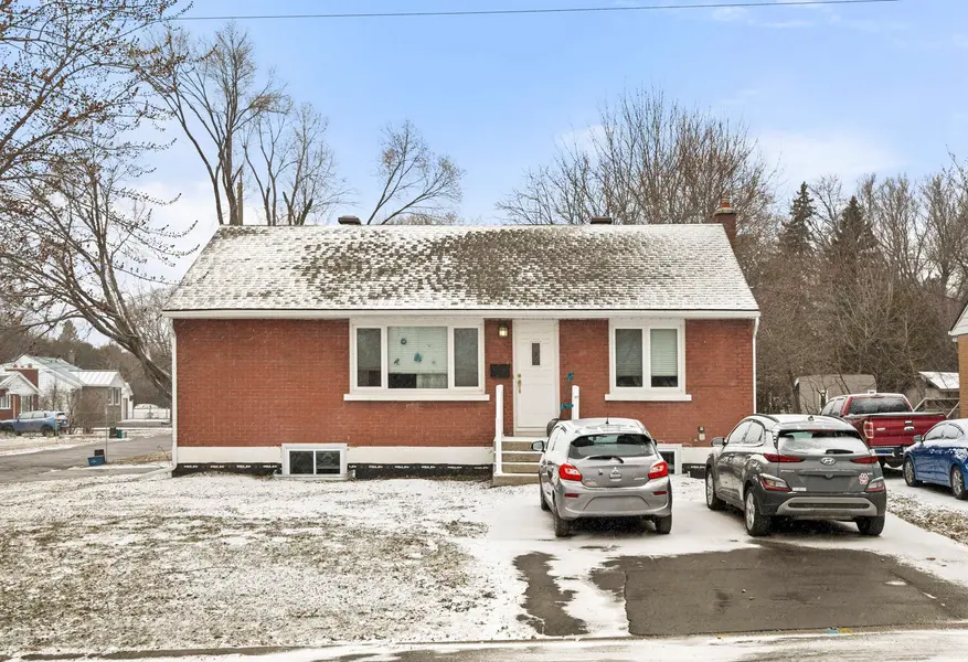 1 Steel ST #B, Beacon Hill North - South And Area, ON K1J 6R6