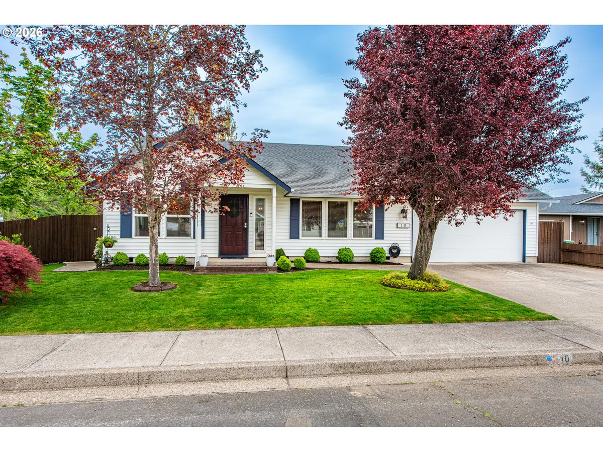 10 DAVIS PL, Cottage Grove, OR 97424