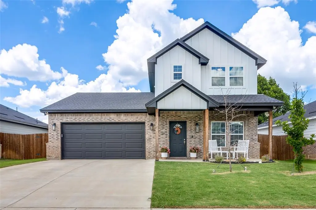 108 Magnolia Estates Street, Crowley, TX 76036