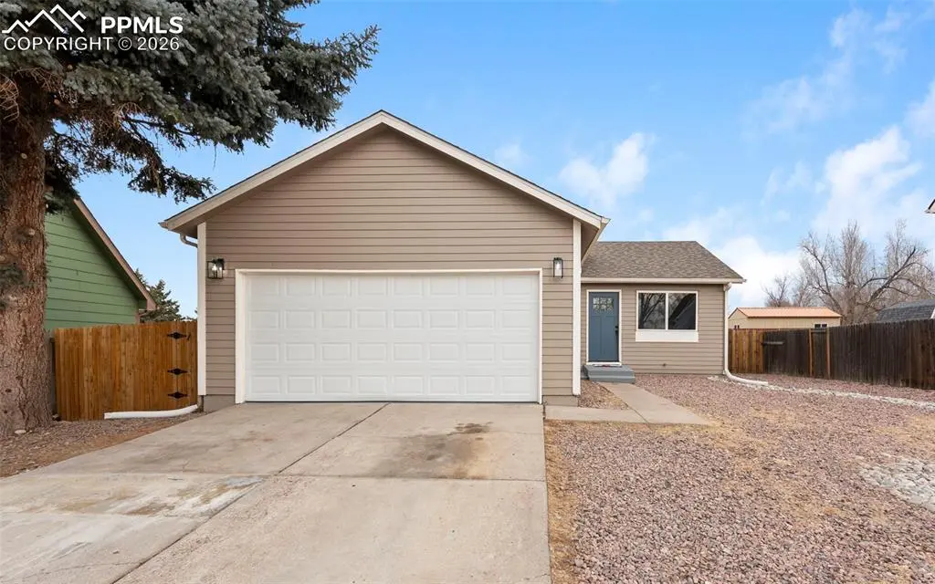 4440 Hollyridge DR, Colorado Springs, CO 80916