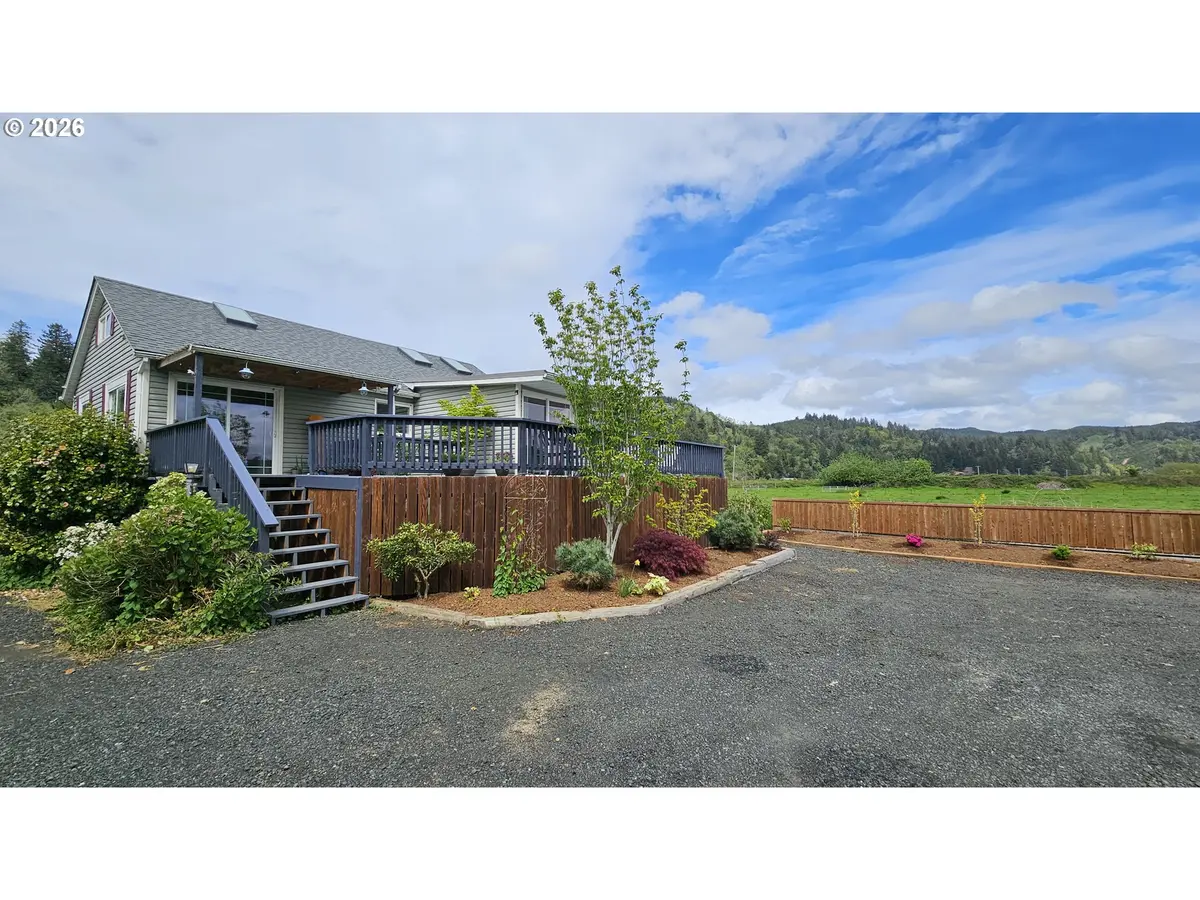 64181 WATSONVILLE RD, Coos Bay, OR 97420