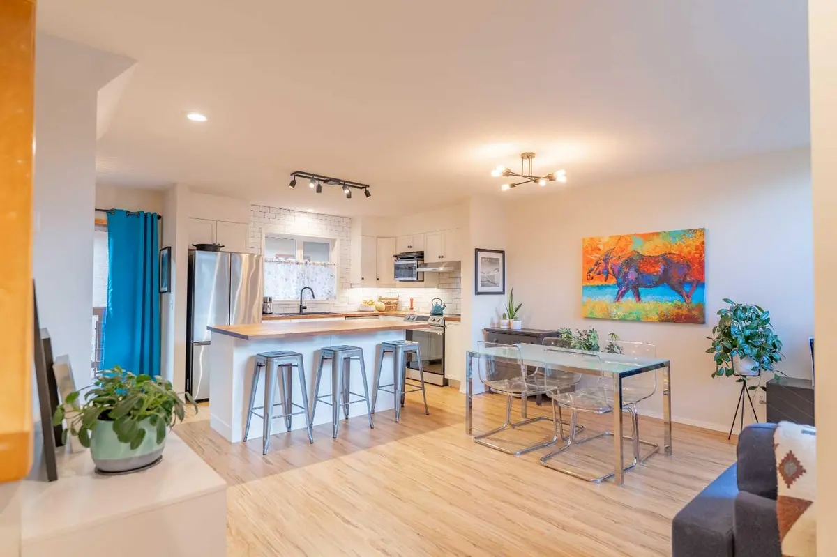 601 4th Street #2, Canmore, AB T1W2G7