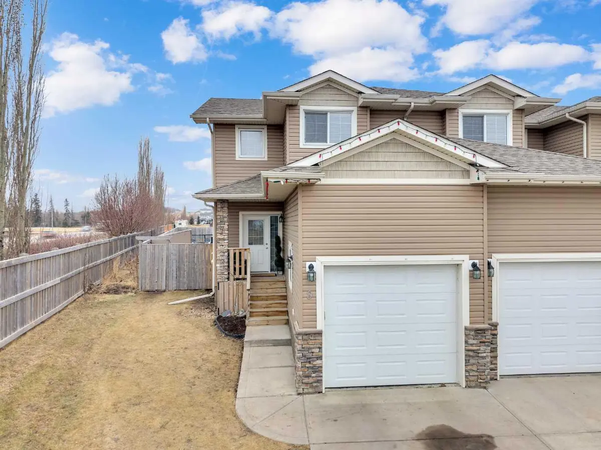 9 Ross Close, Sylvan Lake, AB T4S 0C8