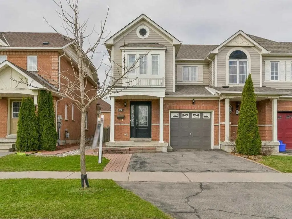 22 Rich CRES, Whitby, ON L1P 1V8