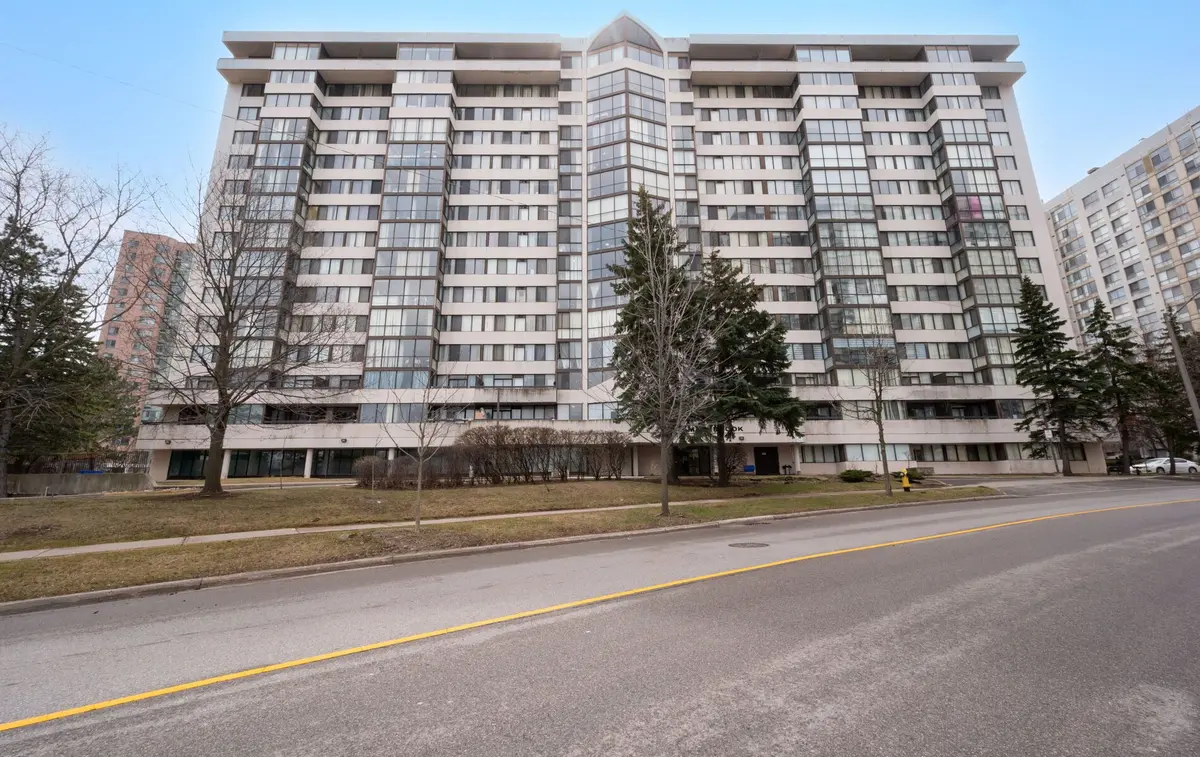 21 Markbrook LN #506, Toronto W10, ON M9V 5E4