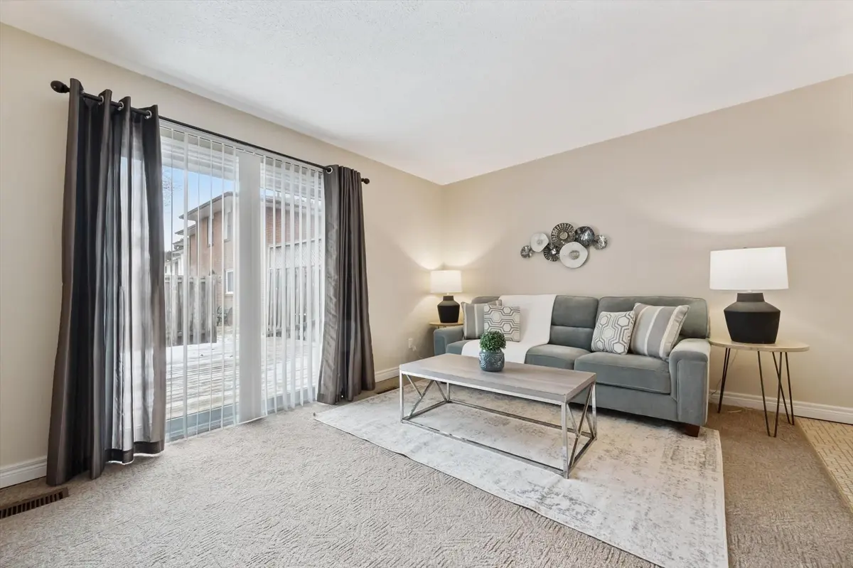 31 Greengate RD #205, Guelph, ON N1H 6R3