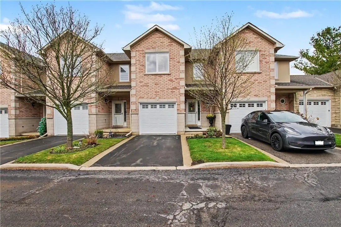 81 Valridge DR #44, Hamilton, ON L9G 5B6