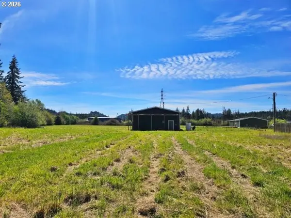 58497 FAIRVIEW RD, Coquille, OR 97423