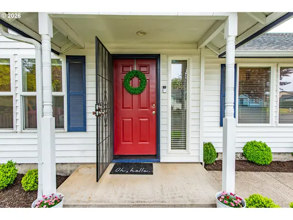 10 DAVIS PL, Cottage Grove, OR 97424