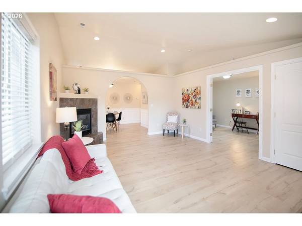 18 WILLOW POINTE LOOP, Longview, WA 98632