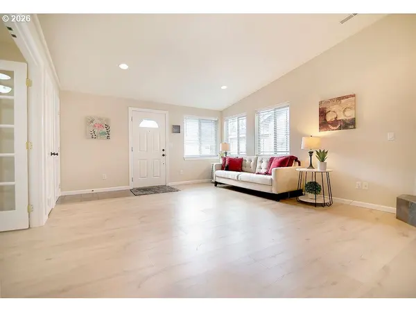 18 WILLOW POINTE LOOP, Longview, WA 98632