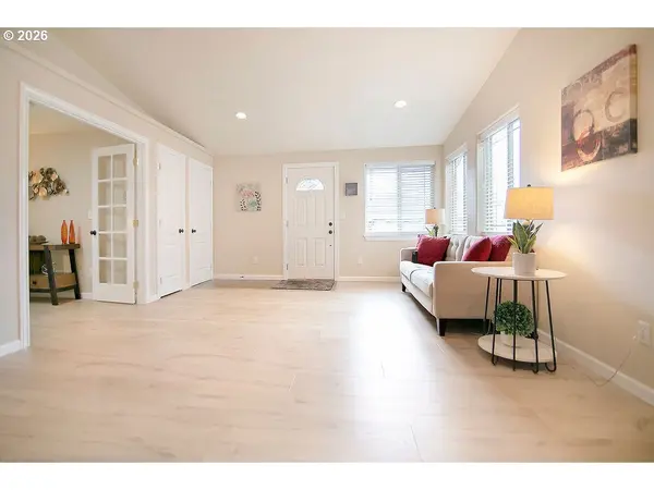 18 WILLOW POINTE LOOP, Longview, WA 98632