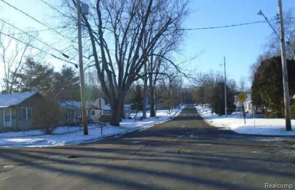 802 Woodlawn AVE, Owosso, MI 48867