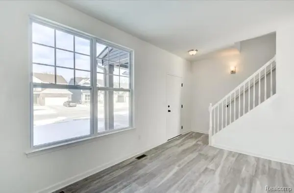 9480 White Tail DR, Ypsilanti Charter Township, MI 48197