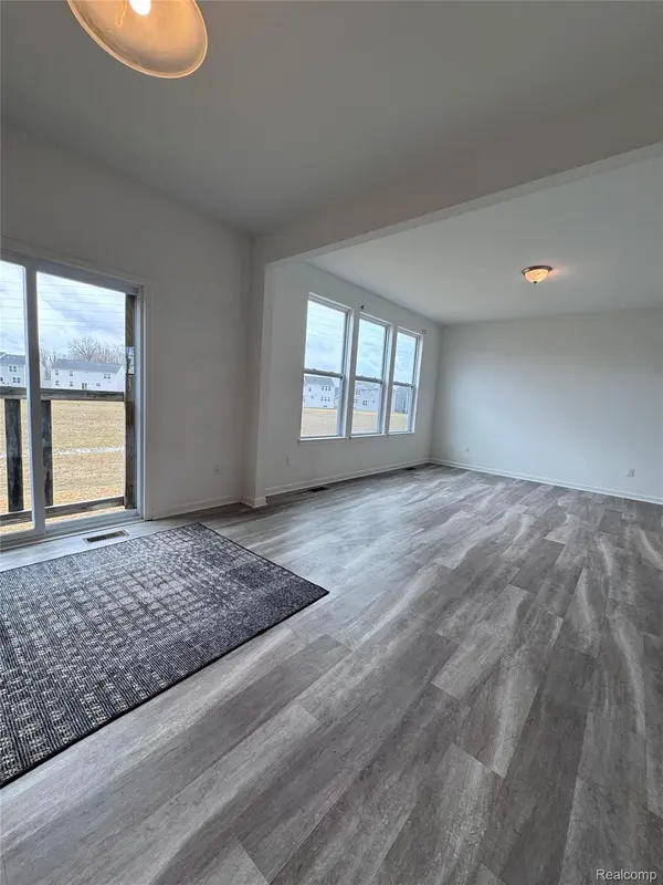 9480 White Tail DR, Ypsilanti Charter Township, MI 48197