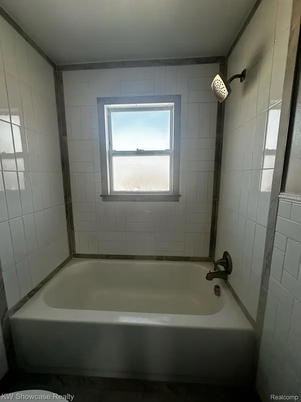 3370 Coolidge HWY, Royal Oak, MI 48073