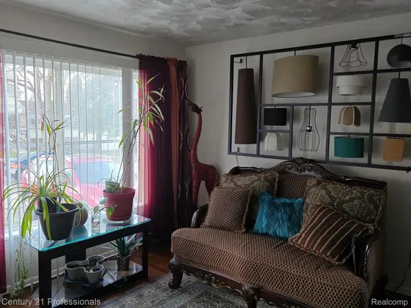 23 Hillsmont AVE, Pontiac, MI 48341