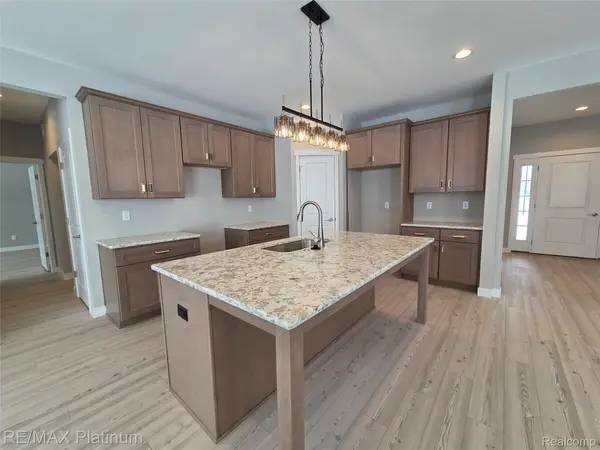 13295 Westwinds DR, Fenton Charter Township, MI 48451