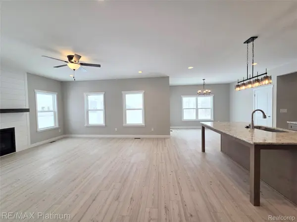 13295 Westwinds DR, Fenton Charter Township, MI 48451