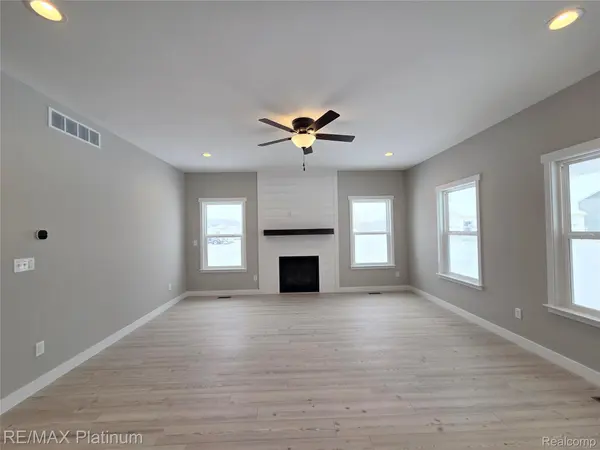 13295 Westwinds DR, Fenton Charter Township, MI 48451