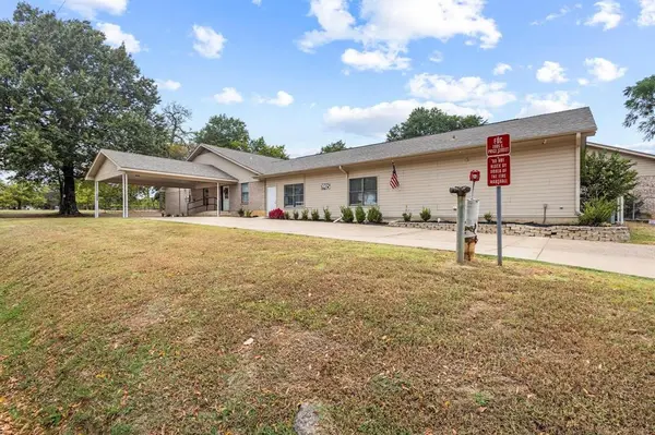 1905 E Price Street, Paris, TX 75460