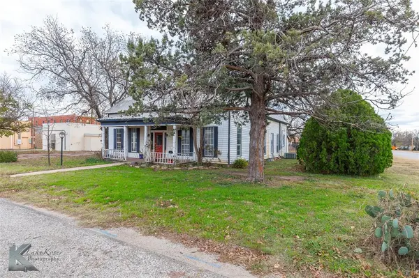 141 W 3rd Street, Baird, TX 79504