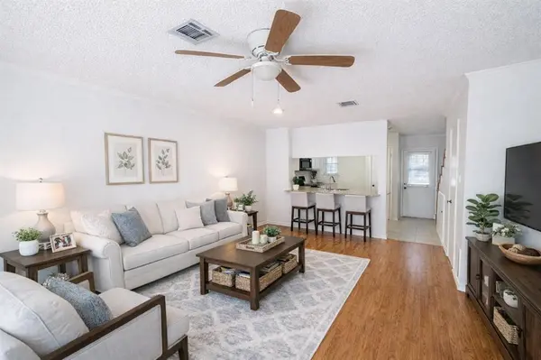 17 Abbey Road, Euless, TX 76039