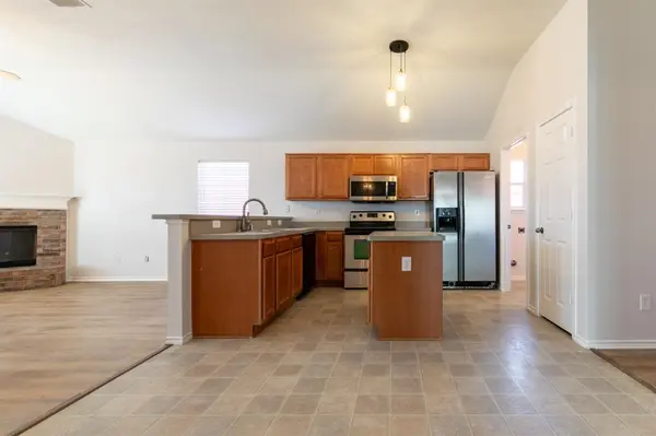 959 Heather Street, Burleson, TX 76028