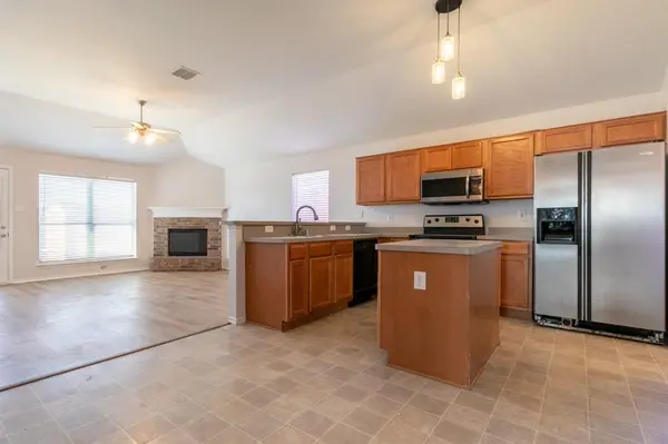 959 Heather Street, Burleson, TX 76028