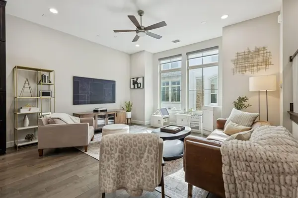 762 Spanish Oaks Place, Dallas, TX 75204