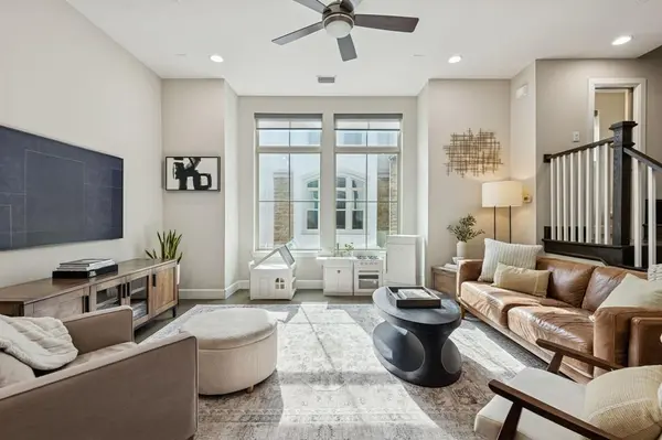 762 Spanish Oaks Place, Dallas, TX 75204