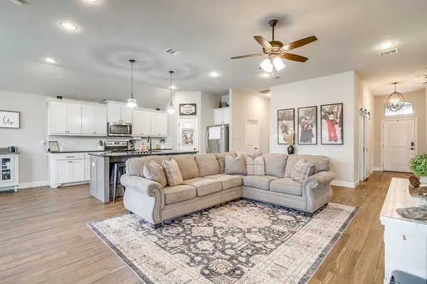 210 Harp Avenue, Godley, TX 76044