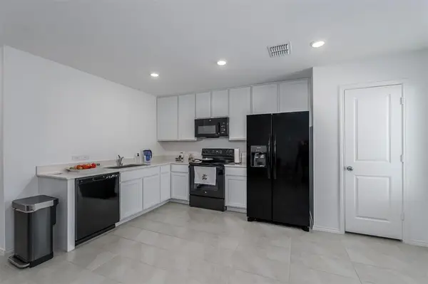 8741 Cottage Creek Drive, Fort Worth, TX 76123