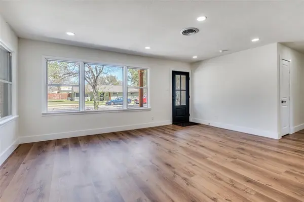 1542 W 5th Street, Irving, TX 75060