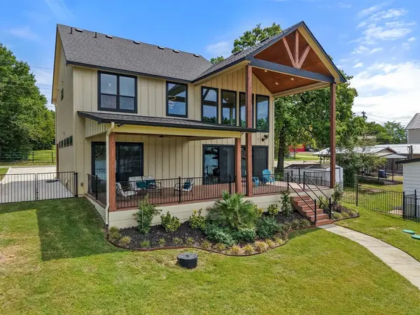 144 Oak Hills Drive, Mabank, TX 75156