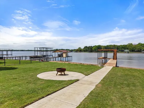 144 Oak Hills Drive, Mabank, TX 75156