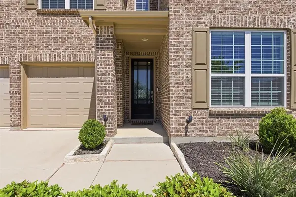 9437 Trailway Drive, Oak Point, TX 75068