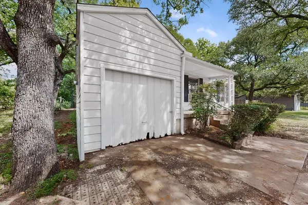 2701 Stark Street, Fort Worth, TX 76112