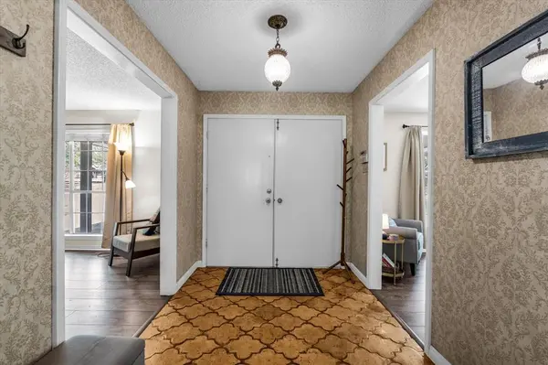 1208 Knotty Oaks Drive, Woodway, TX 76712