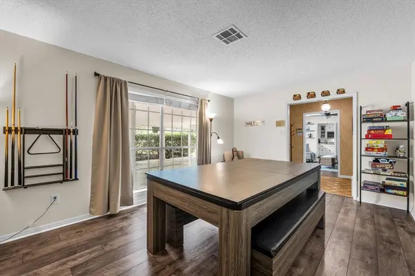 1208 Knotty Oaks Drive, Woodway, TX 76712