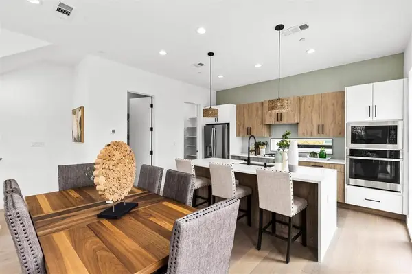 604 N Ewing Avenue #107, Dallas, TX 75203