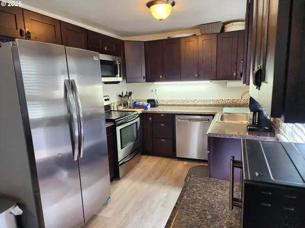 3584 CHIEFS CT, Salem, OR 97305