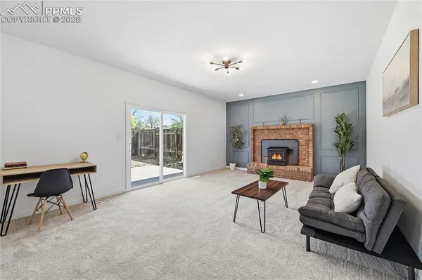 218 Starlite DR, Pueblo, CO 81005