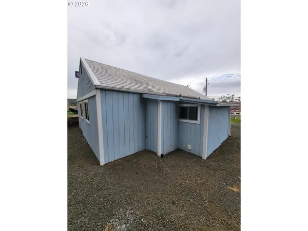 1619 NW MULHOLLAND DR, Roseburg, OR 97470