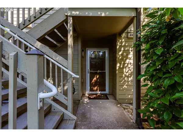 2051 LAKE ISLE TER, Eugene, OR 97401